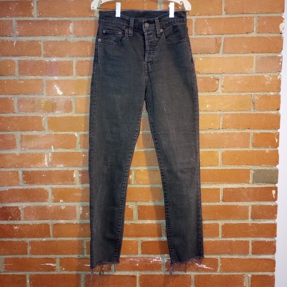 Levi's Slim Straight Cropped Jean - Picture 1 of 8